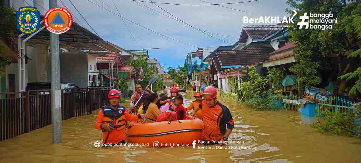 Banjir Rendam Sejumlah Wilayah di Bontang, BPBD Evakuasi Warga Sakit dan Lansia